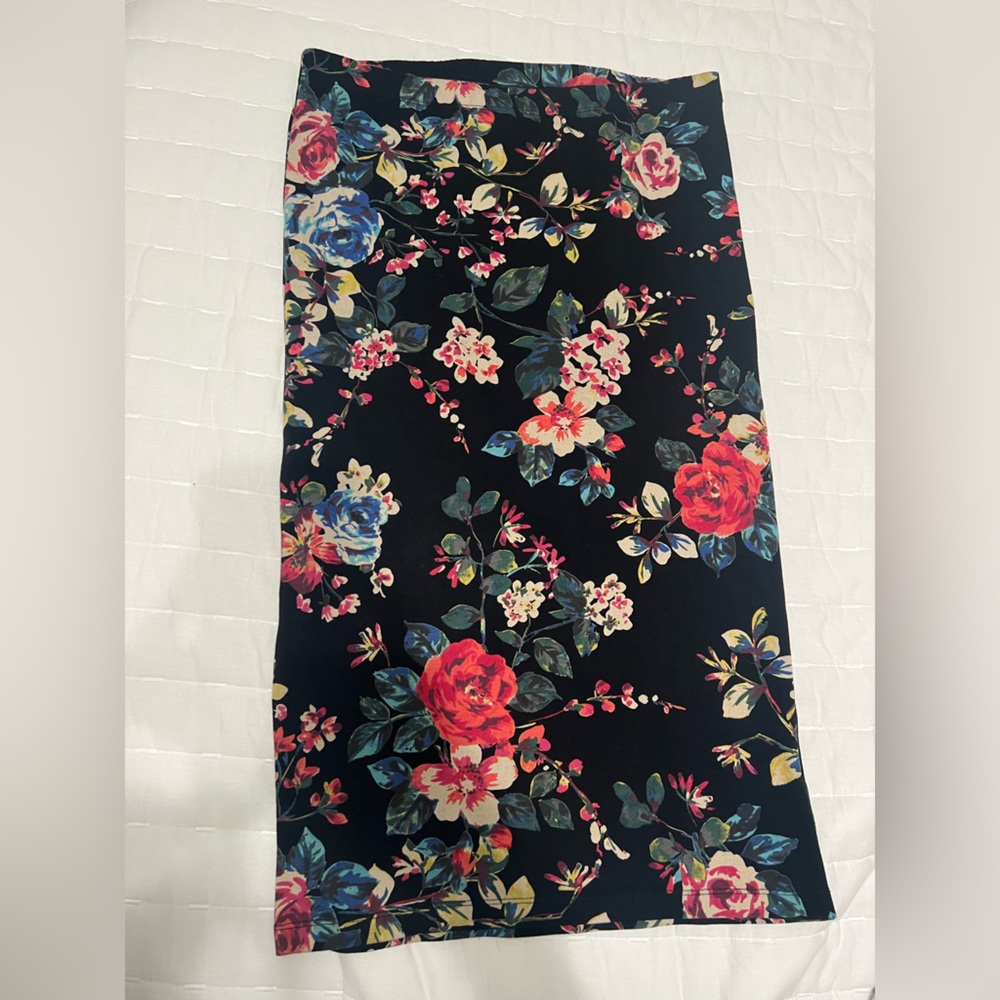 Black floral cotton pencil skirt